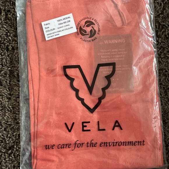 Burnt coral Vela scarves model - Picture 2 of 7